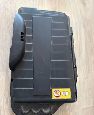 Mercedes-Benz B W246 W242 Battery box tray cover/lid A2465410005 2465410005