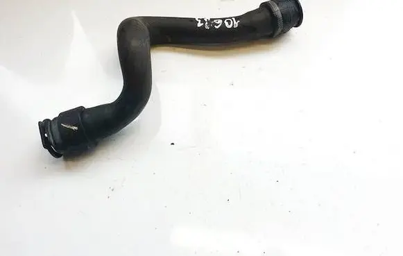 Engine coolant pipe/hose