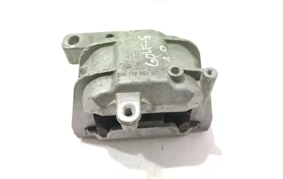 Volkswagen Golf V Engine mount bracket 1K0199262