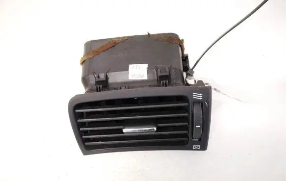 Toyota Avensis T250 Dash center air vent grill