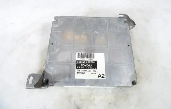 Toyota Avensis Verso Engine control unit/module ECU 89661-05A20