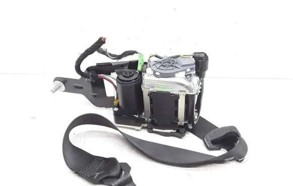 Mercedes-Benz C W204 Front seatbelt A2048602385