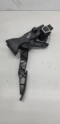 Mercedes-Benz A W169 Accelerator throttle pedal A1693000104 000248