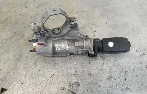 Seat Ibiza IV (6J,6P) Ignition lock 4B0905851C