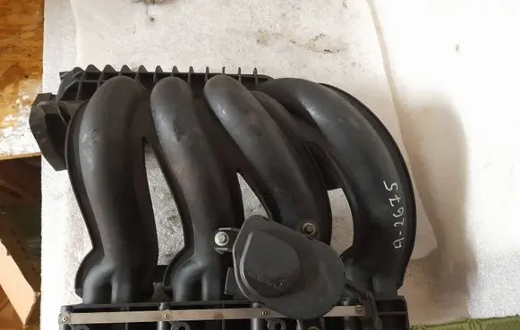 Mercedes-Benz E W211 Intake manifold A61109037 61109037