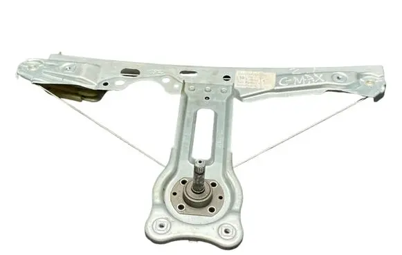 Rear door manual window regulator