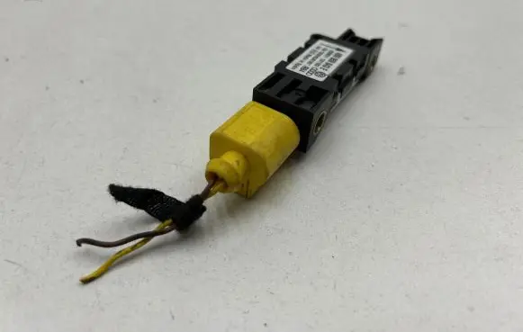 Audi A6 S6 C5 4B Airbag deployment crash/impact sensor 4B0959643E 200051131103 040965M30H