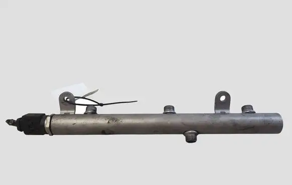 Chrysler 300 - 300C Fuel main line pipe A6420702695