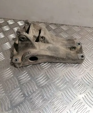 Volkswagen Golf IV Engine mounting bracket 030145169H