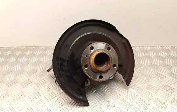 Volvo XC40 Rear wheel hub spindle/knuckle 8888964918