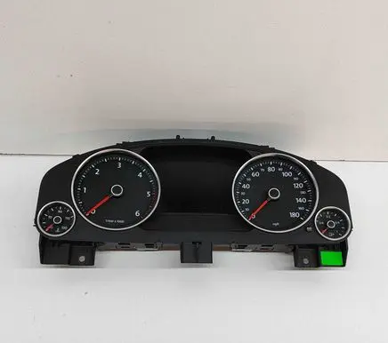 Volkswagen Touareg II Speedometer (instrument cluster) 0263677032 7P6920981