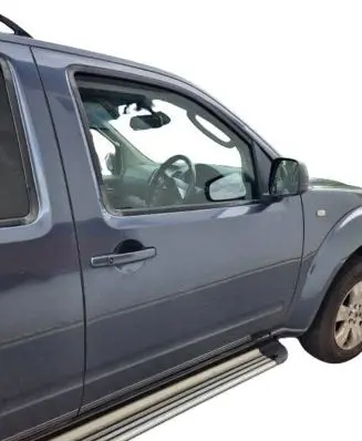 Nissan Pathfinder R51 Front door