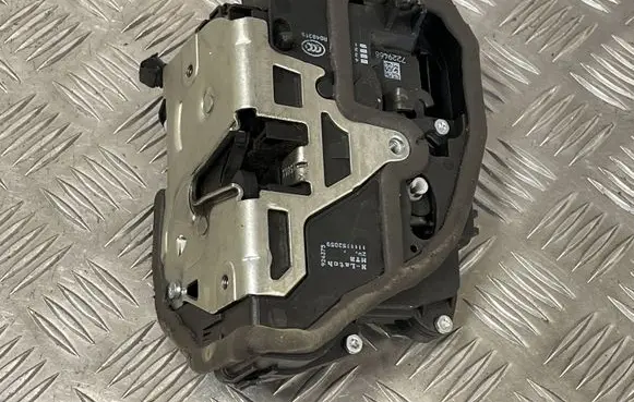 BMW X1 E84 Rear door lock A048315 7229468