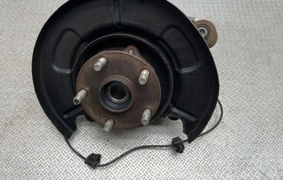 Subaru Legacy Rear wheel hub