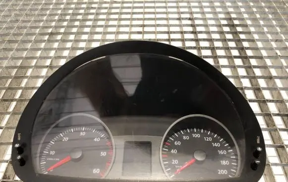 Speedometer (instrument cluster)