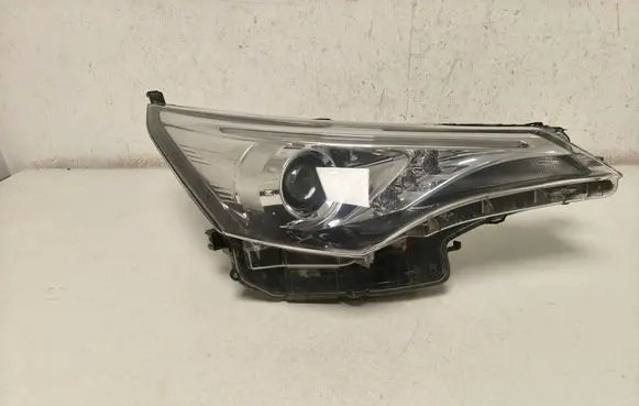 Toyota Avensis T270 Headlight/headlamp 