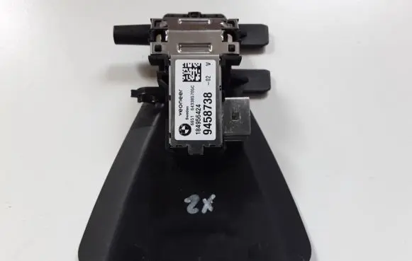 Windshield/windscreen camera