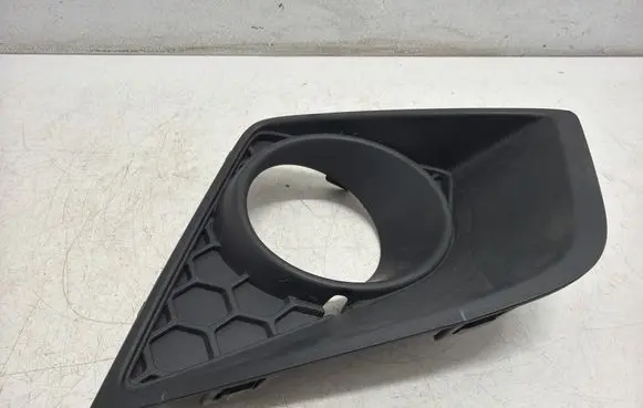 Mitsubishi Space Star Front fog light trim/grill 6400J774