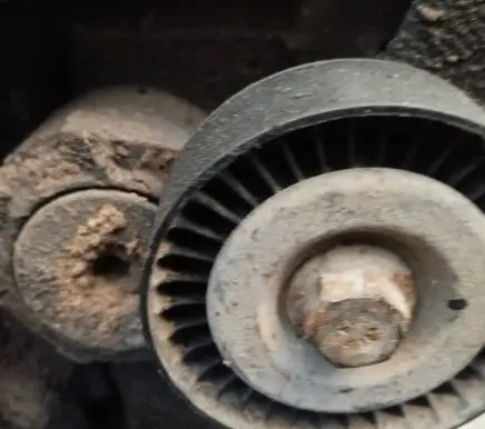 Peugeot 807 Generator/alternator belt tensioner