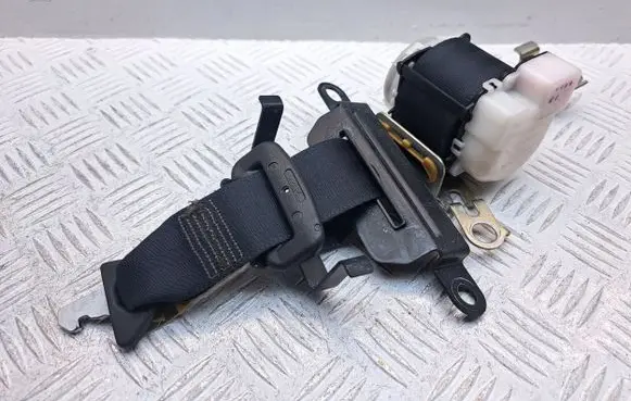 Toyota Corolla Verso AR10 Middle seatbelt (rear) 733500F010C0 H073811