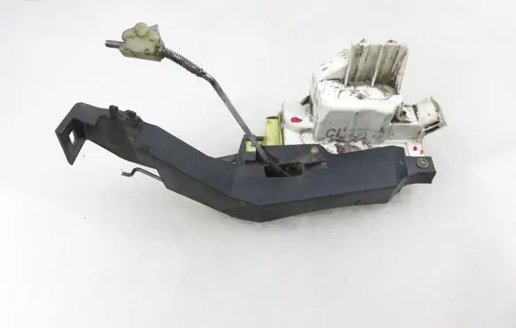 Ford Focus Front door lock XS41A21812CF