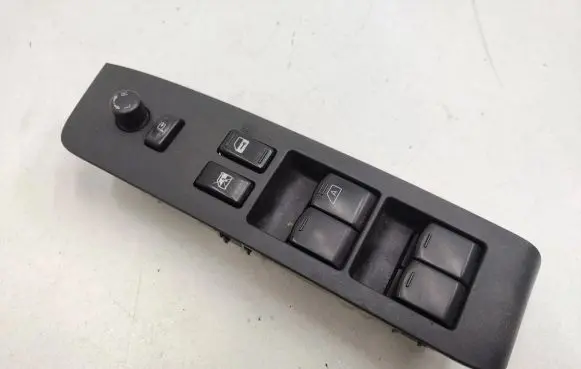 Nissan X-Trail T31 Electric window control switch 25402JM100 1227