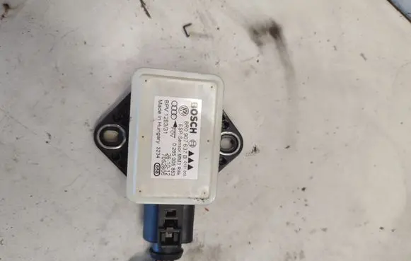 Audi A5 8T 8F Acceleration sensor 8R0907637B