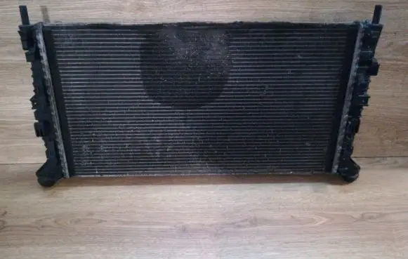 Ford Focus Coolant radiator 3M5H8005RK