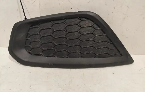 Volvo C30 Front fog light trim/grill 31298170