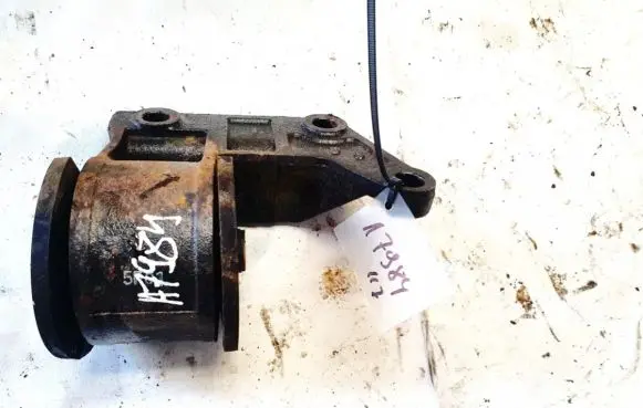 KIA Carens I Engine mount bracket ok2kb39070