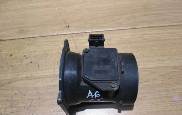 Audi A6 S6 C5 4B Mass air flow meter 078133471C AFH7008C