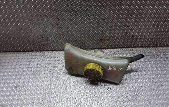 Audi A4 S4 B6 8E 8H Brake fluid reservoir 
