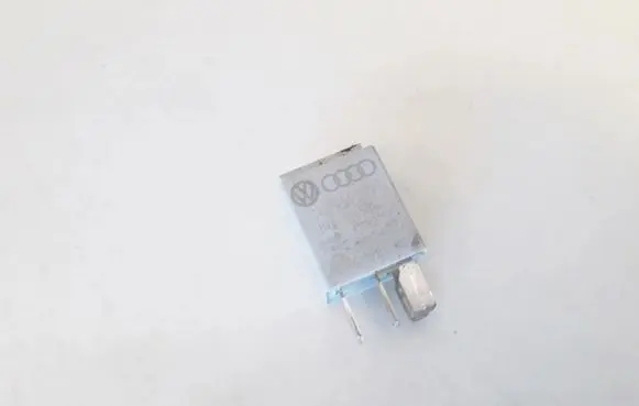 Volkswagen Golf V Other relay 1k0951253 0332011100