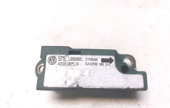 Volkswagen New Beetle Airbag deployment crash/impact sensor IJ0909606L