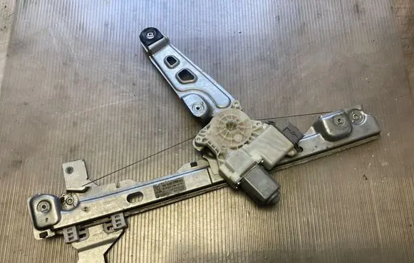Peugeot 3008 I Front door window regulator with motor 9682808880 914389101 912026105