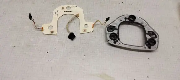 Opel Zafira B Horn signal holder/bracket 
