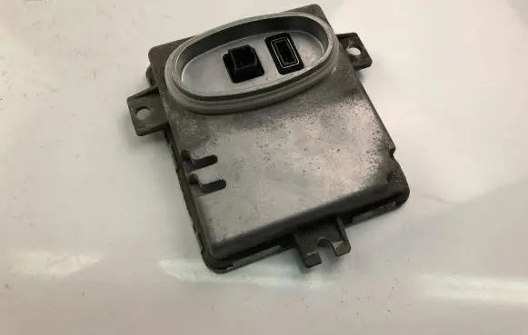 Volvo V70 Xenon control unit/module 6261110499