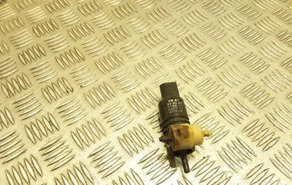 Skoda Fabia Mk2 (5J) Windshield washer spray nozzle 1K6955651