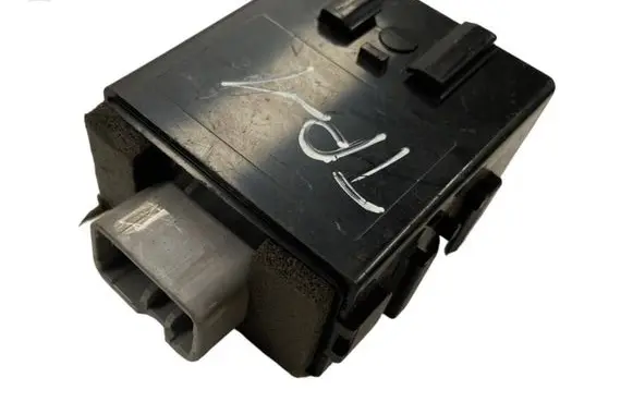 Toyota Previa (XR10, XR20) I Window wiper relay 8594028030 0521002250
