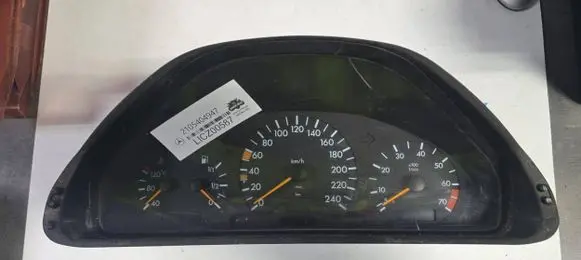 Mercedes-Benz E W210 Speedometer (instrument cluster) 2105404947