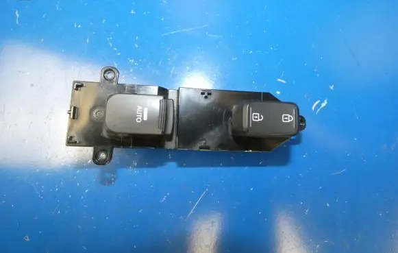 KIA Optima Electric window control switch 935752T010
