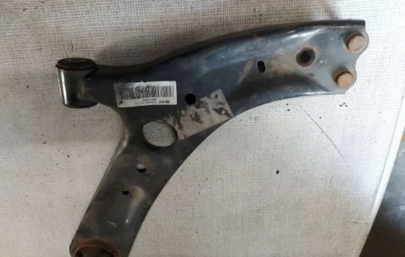 Front lower control arm/wishbone