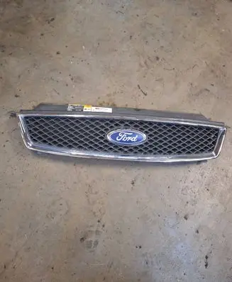 Ford Focus C-MAX Front grill 3M51R8138 D2A3A