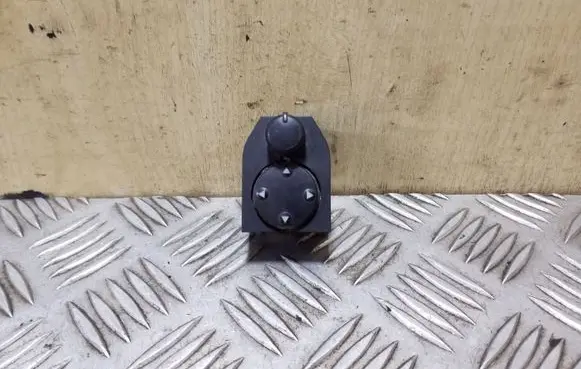 Audi A4 S4 B5 8D Mirror heating switch 8D0959565