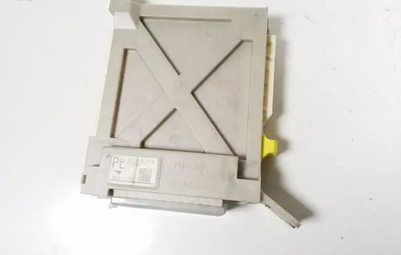 Lexus GS 250 350 300H 450H Fuse module 8273030L30B