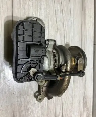 Audi Q2 - Turbo 04C145703M
