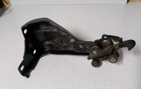 Lancia Zeta Sliding door lower roller guide/hinge 