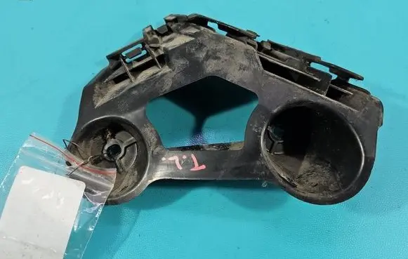 Skoda Scala Rear bumper mounting bracket 657807393A IMPRK1539357