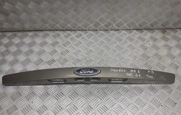 Ford Mondeo Mk III Rear window tailgate spoiler 1S71-F43400-A