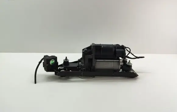 BMW 5 E60 E61 Air suspension compressor/pump 6785505 37106785505 3710678550501